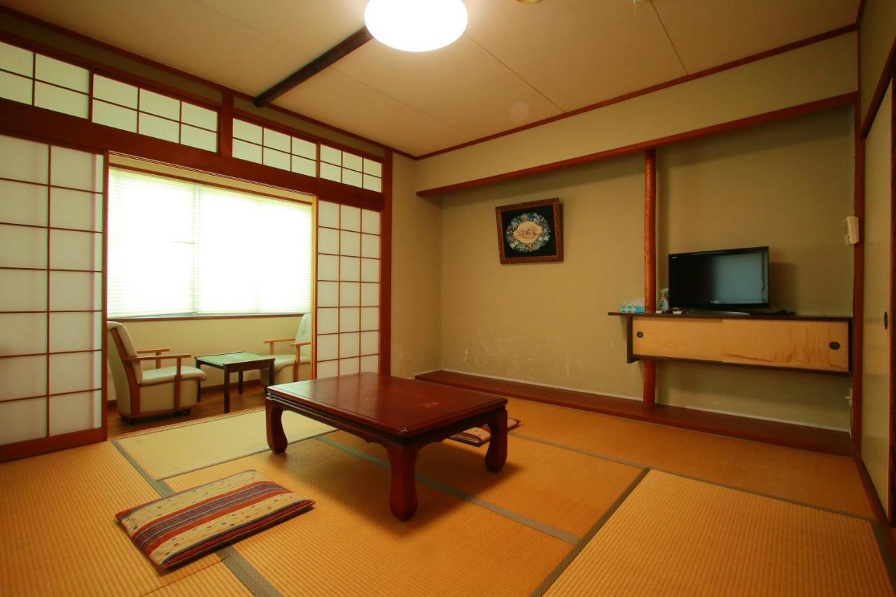 Family Ryokan Kawakyu With Showa Retro, Private Hot Spring Ибусуки Экстерьер фото