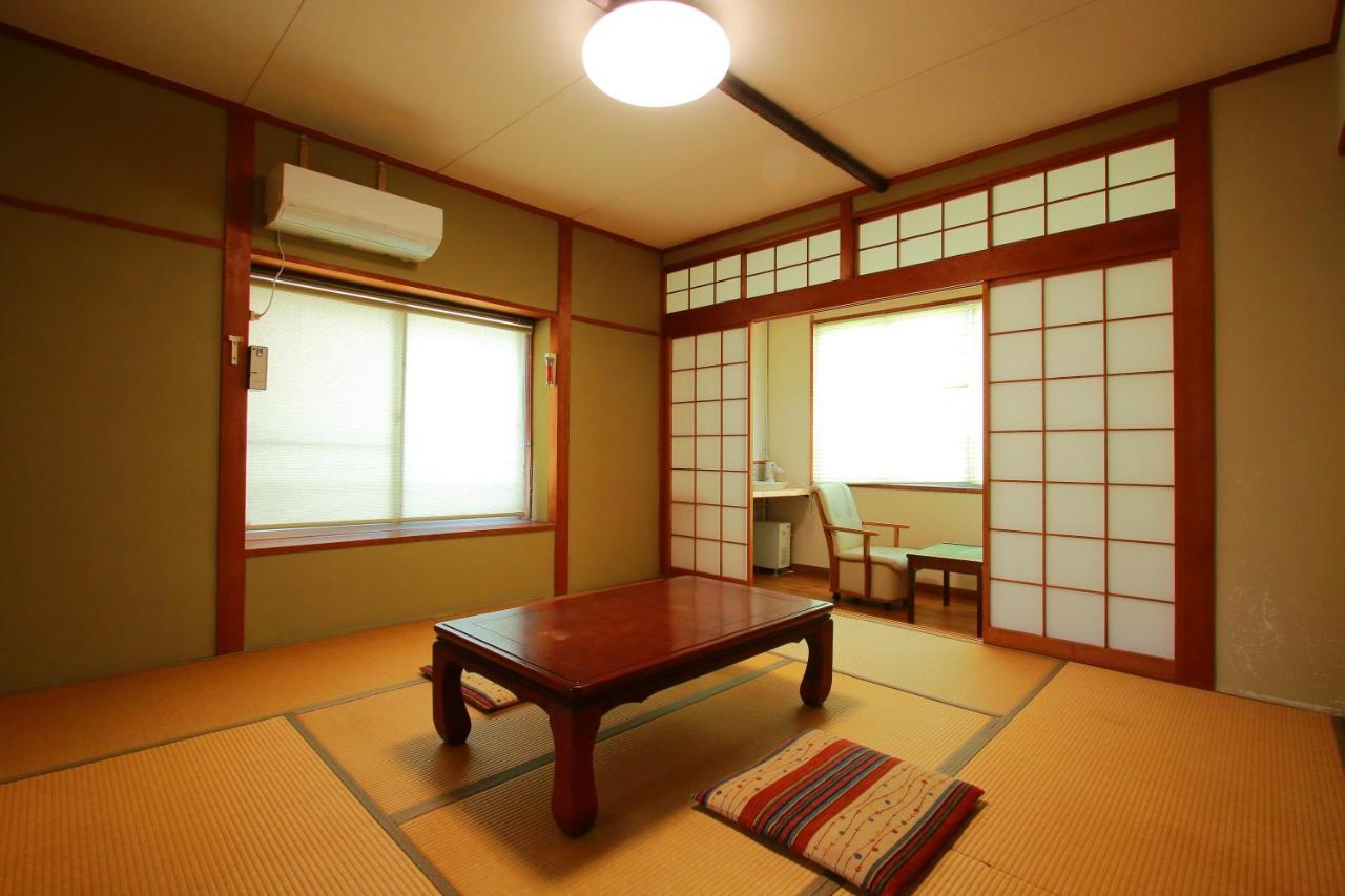 Family Ryokan Kawakyu With Showa Retro, Private Hot Spring Ибусуки Экстерьер фото
